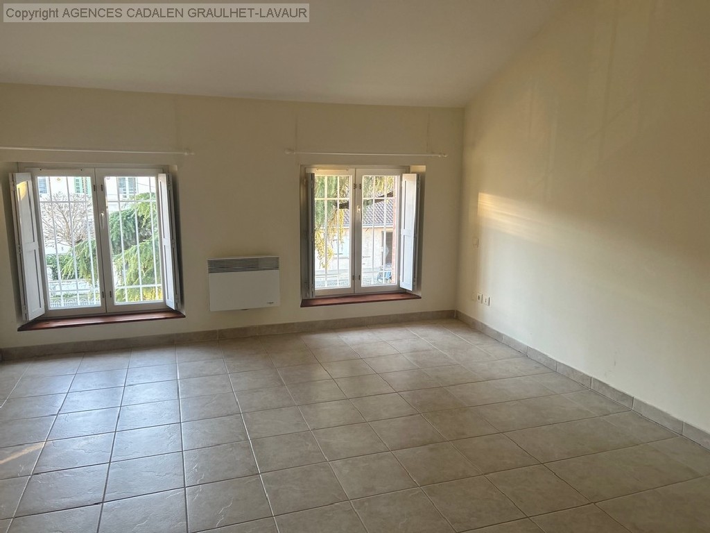 Location , GRAULHET, 158 m², 6 pièces